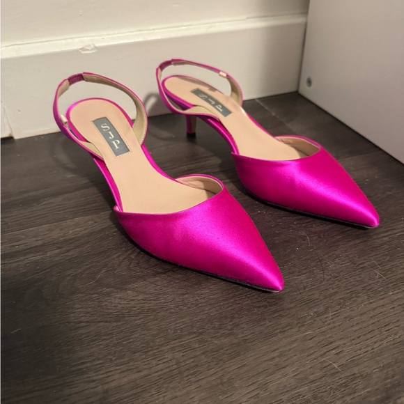 SJP by Sarah Jessica Parker Fuchsia Satin Heels - Picture 1 of 3